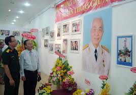 Photo exhibition marks death of General Vo Nguyen Giap